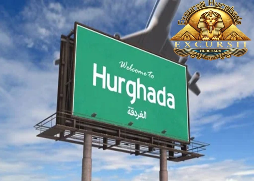 Panou mare rutier cu urarea Welcome to Hurghada sub cer senin pentru articolul Vremea în Hurghada – Când E Cel Mai Bine să Mergi?